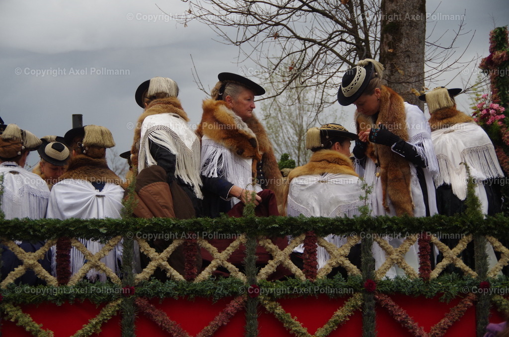 IMGP9431 | fotografiert von Axel PollmannLeonhardi Wallfahrt Benediktbeuern und Murnau, Fronleichnam, Fasching, Landschaft im Loisachtal und Benediktbeuern  - Realisiert mit Pictrs.com