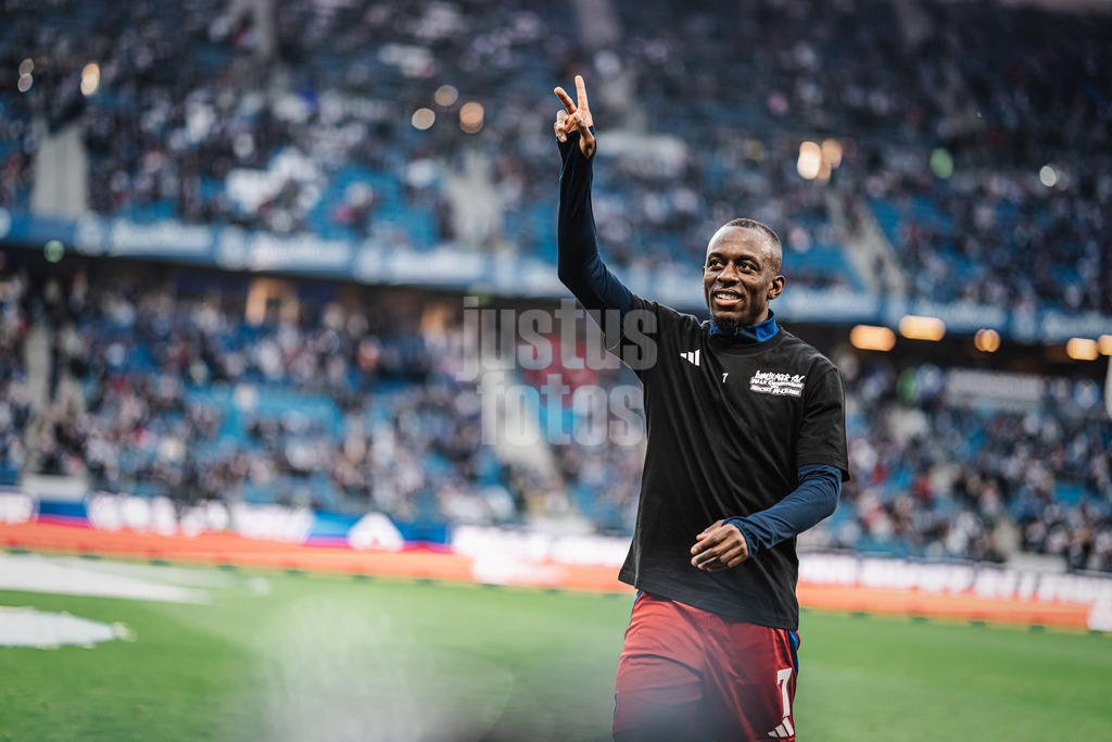 Fußball | Männer | Saison 2024/2025 | 2. Fußball-Bundesliga | 27. Spieltag | Hamburger SV vs. SV 07 Elversberg | 28.03.2025 | Jean-Luc Dompe (#7, HSV) nach dem Aufwärmen