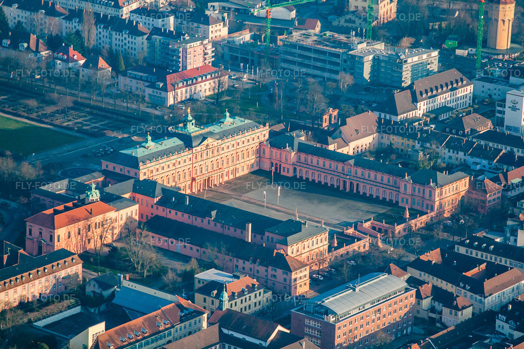 Luftbild: Lyzeumstraße und Schloß in Rastatt im Bundesland Baden-Württemberg in Deutschland. Foto: IMG_61979.jpg vom 31.01.2014 durch Werner Riehm/FLY-FOTO.de