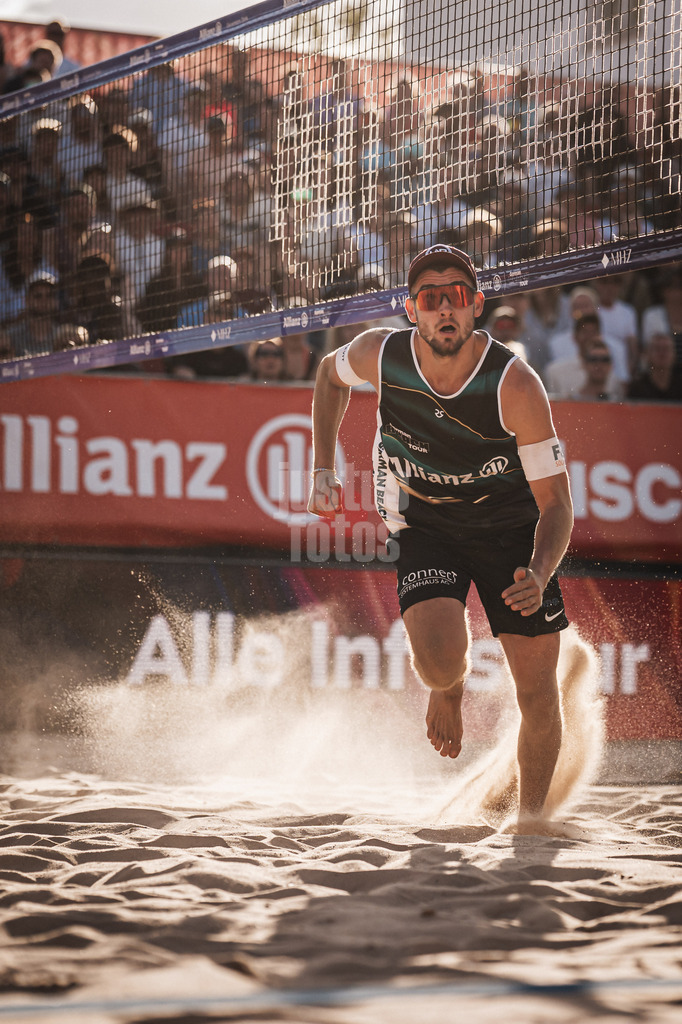 Beachvolleyball | Männer | Allianz German Beach Tour 2025 | Tourstop Berlin | 17.08.2025 | Benedikt Sagstetter rennt zum Ball