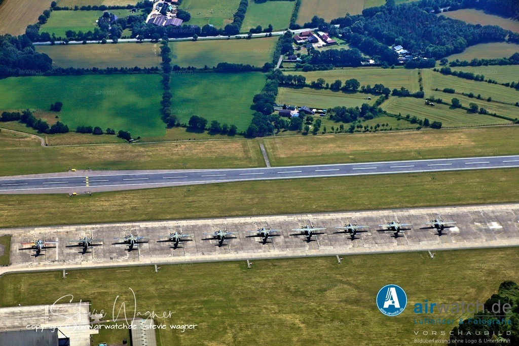 fliegerhorst-hohn-airwatch-wagner_MG_0928 | Entdecken Sie atemberaubende Luftbilder und Fotografien auf airwatch.de - Tauchen Sie ein in eine Welt voller faszinierender Aufnahmen aus der Vogelperspektive.