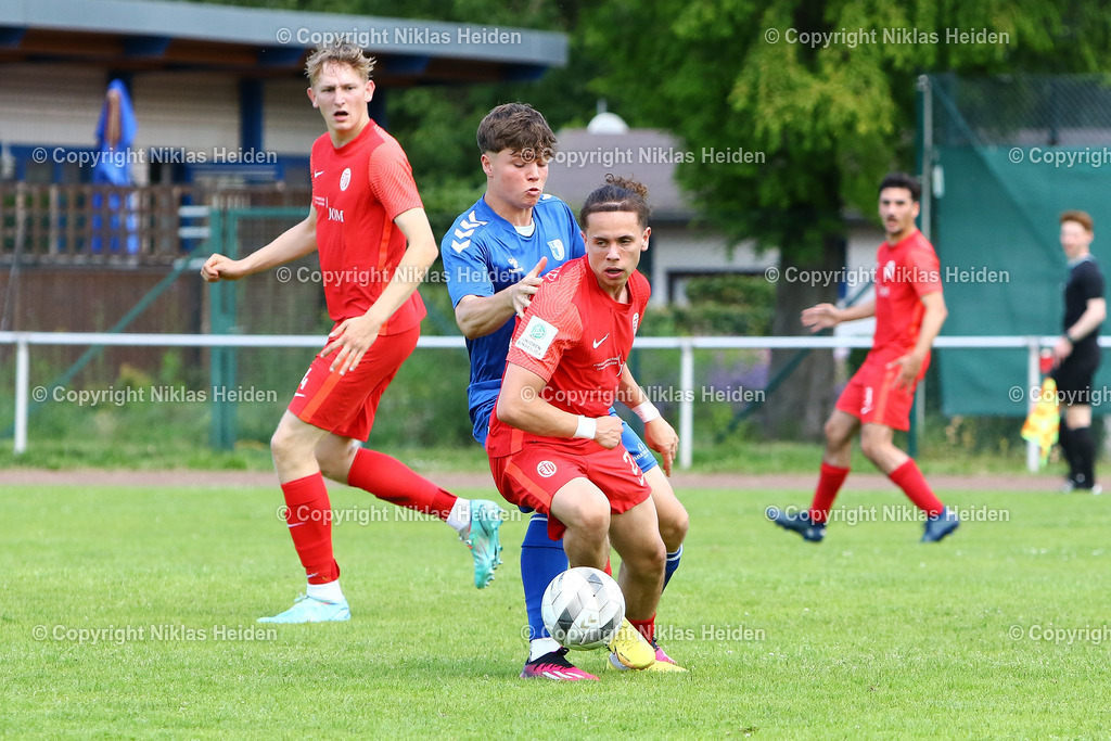 NH_1FCMagdeburgU19_EimsbüttelerTVU19_RegionalligaRelegation_16062024 | #16 Jeremy Köppe (1. FC Magdeburg U19), #22 Pavlo Rebrov (Eimsbütteler TV U19)Fußball I Junioren I A-Junioren Relegation DFB-Nachwuchsliga I Saison 2023-2024 I Rückspiel I 1. FC Magdeburg U19 - Eimsbütteler TV U19 I 16.06.2024 I Stadion Seilerwiesen