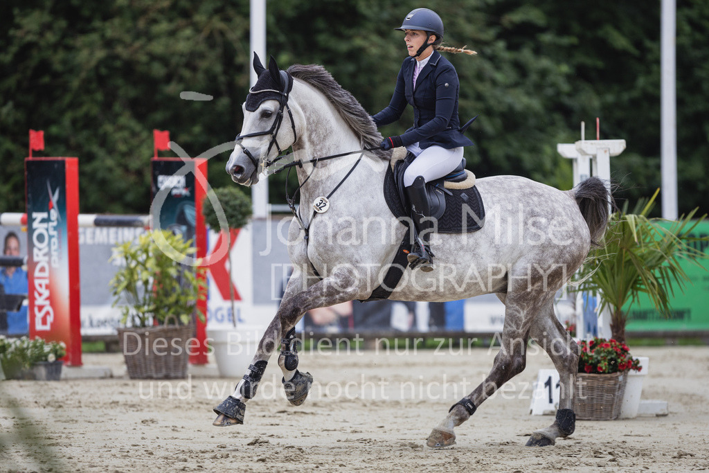 230730_BHO_M2-Spr_1-425 | Deine schönsten Turniermomente als professionelle Fotos! Entdecke hochwertige Pferdesport-Fotografie im Online-Shop. Jetzt Fotos finden & bestellen!