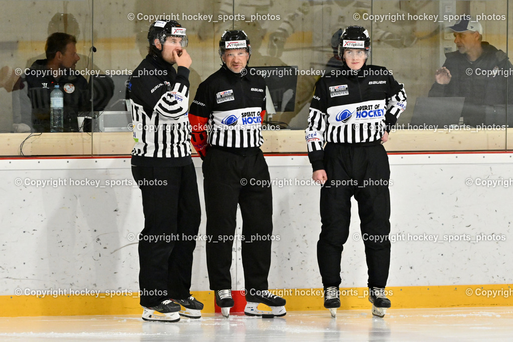ESV Ferlach vs. UECR Eisbären Huben | Eicher Herbert Referee, LEITL Michael Referee, Frieser Alexander Referee, ESV Ferlach vs. UECR Eisbären Huben, ESV Ferlach vs. UECR Eisbären Huben am 31.10.2025 in Ferlach (HTC Eishalle Ferlach), Austria, (Photo by Bernd Stefan)