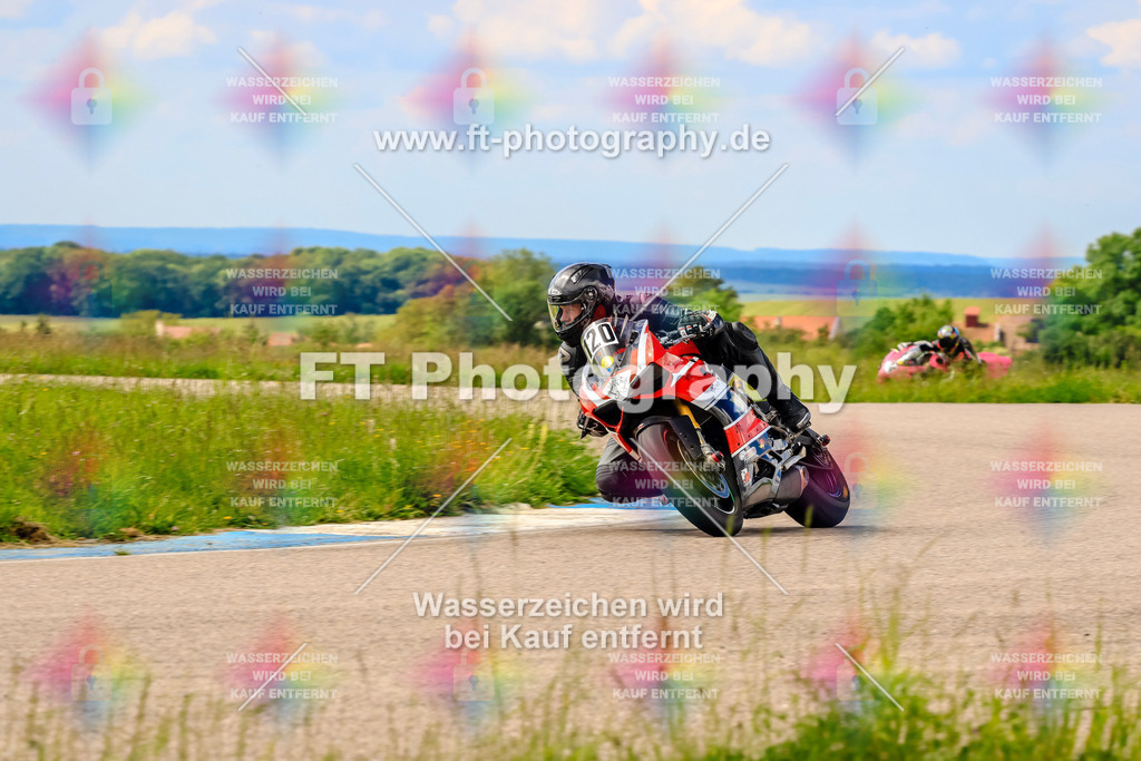 MotoTeam-0968 | Hier findet Ihr Bilder von Touristenfahrten auf der Nürburgring Nordschleife oder von anderen Veranstaltungen die ich besucht habe. Viel Spass beim Durch Schauen 