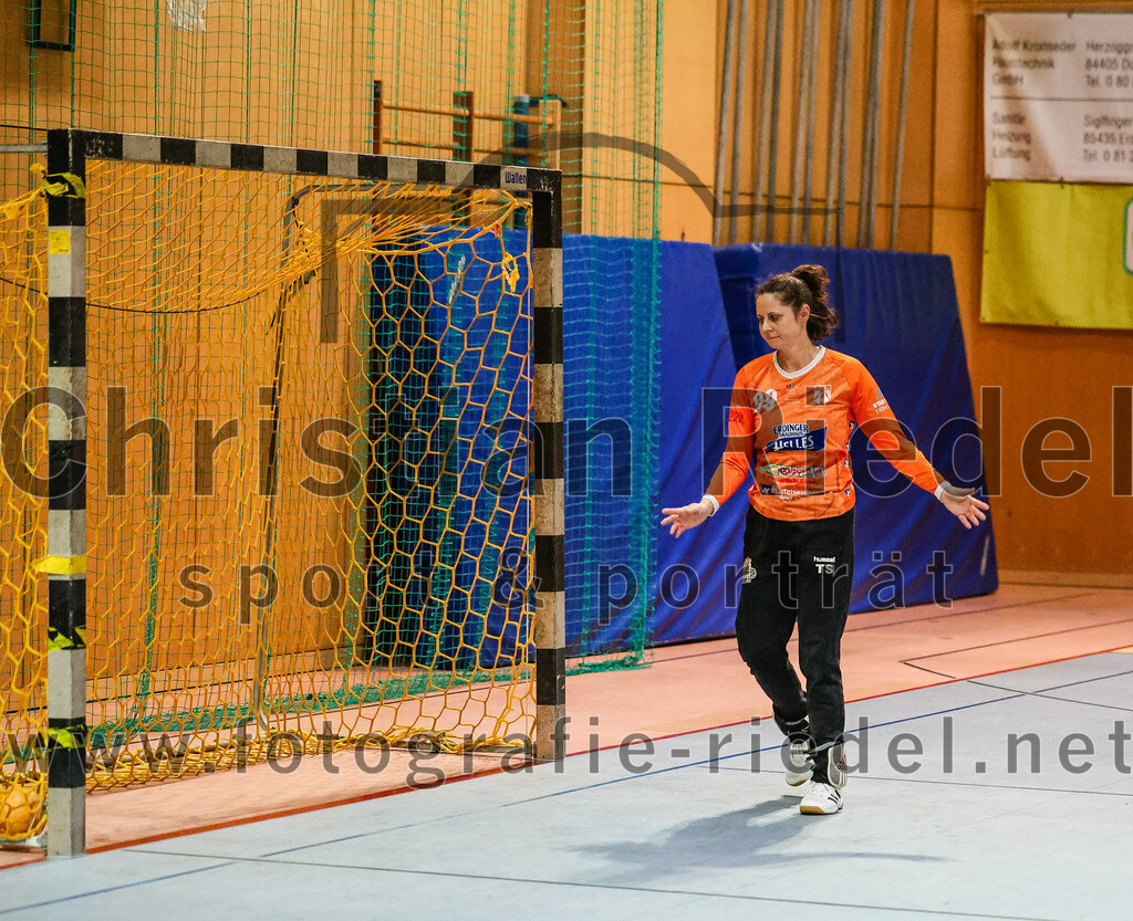 2024-01-27_039_SpVgg_Altenerding_II_gegen_TV_Altoetting_II | Erding, Deutschland, 27.01.2024:
Handball, Bezirksliga Frauen Altbayern 2023 / 2024, 10. Spieltag, SpVgg Altenerding II gegen TV Altötting II, Endergebnis: 17:29

Torfrau Nicole Steinbrecher (SpVgg Altenerding, #99)

Foto: Christian Riedel / fotografie-riedel.net