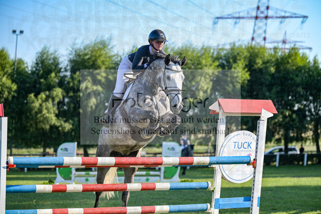 Reitturnier Voxtrup | Entdecke hochwertige Reitturnierfotos von Foto Oger. Professionell, emotional und authentisch – jetzt Lieblingsmomente im Shop bestellen.Deutschlandweite Turnierfotografie. - Realisiert mit Pictrs.com