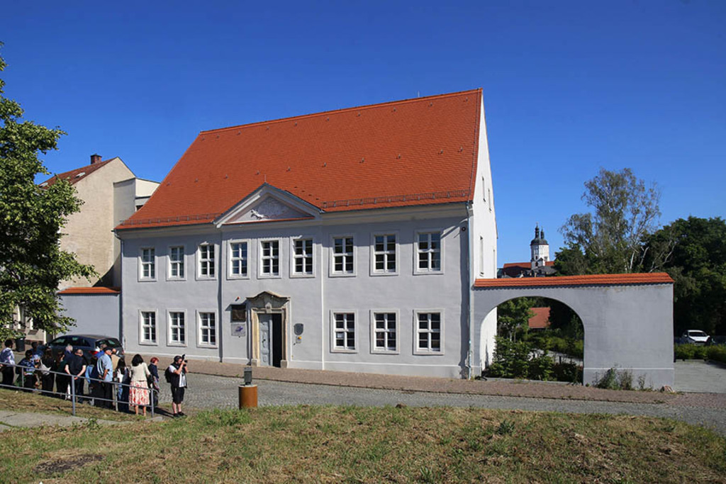 Wurzen - Ringelnatz-Geburtshaus im ehemaligen Stadtgut | Entdecke über 20 Kategorien Leipzig-Motive: Foto-Downloads, hochwertige Poster, Leinwand- & Fine-Art-Prints. Jetzt Lieblingsfoto im Bildlexikon Leipzig Shop bestellen!