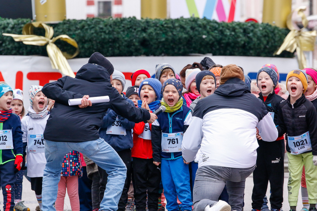 AW_20231231awmac6652 | WELS, 31.12.2023, Sparkasse Silvesterlauf Wels 2023 , Image shows: Photo: WAPICS / Andreas Willdoner