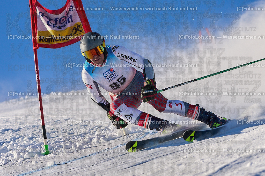 ALP4574_MASTERS-Cup_GS-A Herrn_Schellhorn Christian | (C)FotoLois.com, Alois Spandl. FIS Masters-Cup Wildschönau, Giant Slalom auf der Piste Schatzberg GS, Siegerehrung auf dem Dorfplatz Niederau, Sa 13. Januar 2024.