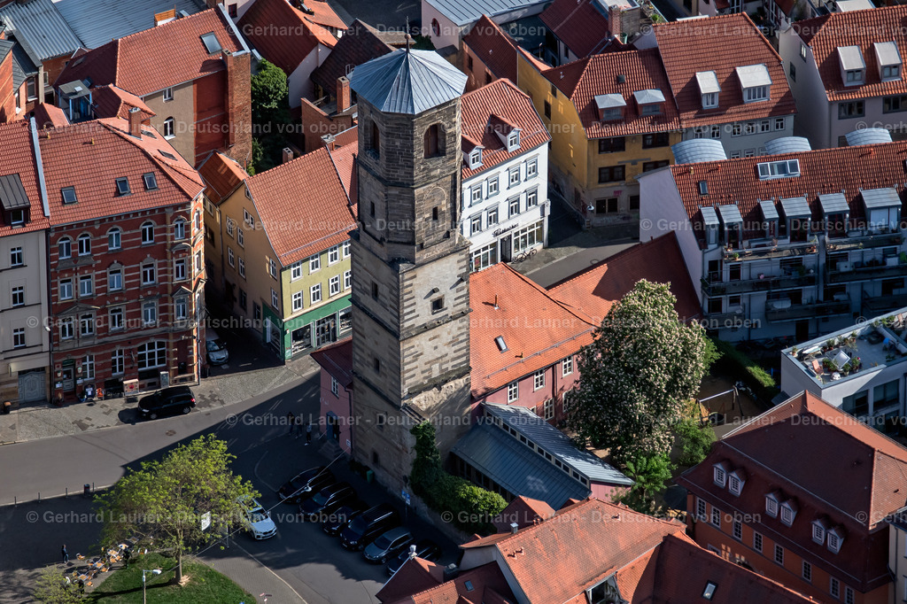4025936 | ERFURT 06.05.2020 Kirchenturm und Turm- Dach am Kirchengebäude des "Paulskirchturm" an der Paulstraße im Ortsteil Altstadt in Erfurt im Bundesland Thüringen, Deutschland. // Church tower and tower roof of the "Paulskirchturm" on Paulstrasse in the district Altstadt in Erfurt in the state Thuringia, Germany. Foto: Gerhard Launer