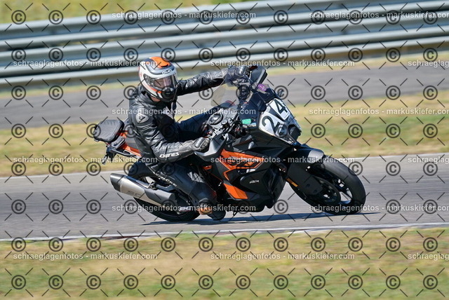 26bt04-0918 | markuskiefer.com - Realisiert mit Pictrs.com