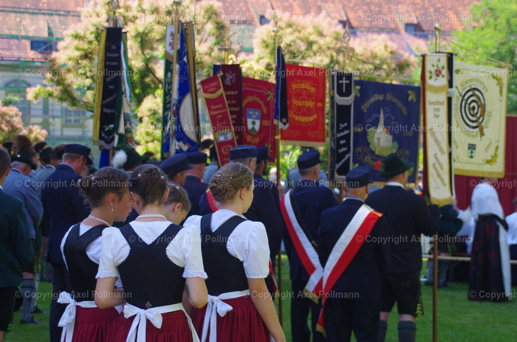 IMGP6696 | fotografiert von Axel PollmannLeonhardi Wallfahrt Benediktbeuern und Murnau, Fronleichnam, Fasching, Landschaft im Loisachtal und Benediktbeuern  - Realisiert mit Pictrs.com