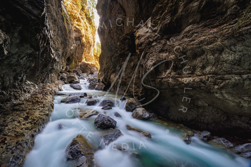 2022-04-21 Partnach Klamm - 054 | Partnach Klamm - Langzeitbelichtung - Realisiert mit Pictrs.com