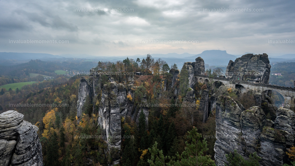 Bastei zur blauen Stunde | invaluablemoments.com - Realisiert mit Pictrs.com