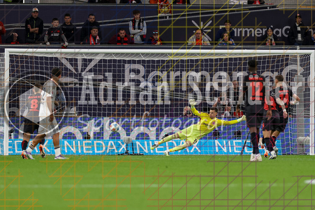 Bayer 04 Leverkusen vs Eintracht Frankfurt - Bundesliga  | Leverkusen, Deutschland, 12.09.25:   Patrick Schick (Bayer 04 Leverkusen) erzielt das Tor zum 2:0 waehrend des Spiels der Bundesliga zwischen  Bayer 04 Leverkusen vs Eintracht Frankfurt in der BayArena(Foto von Brauer-Fotoagentur / Adrian Schlueter)