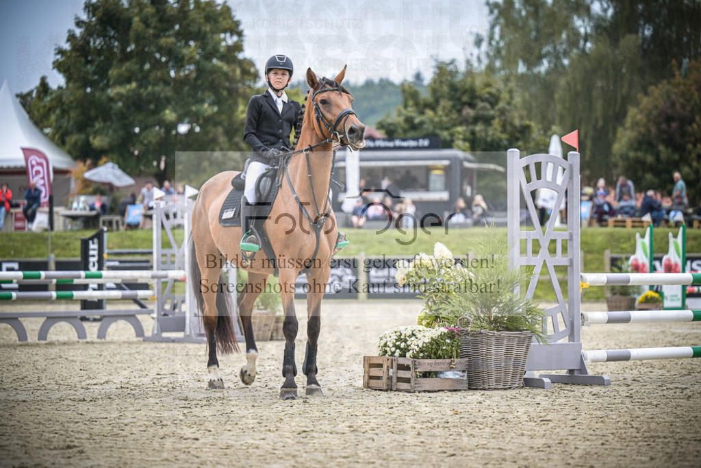 DOS_0071 | Entdecke hochwertige Reitturnierfotos von Foto Oger. Professionell, emotional und authentisch – jetzt Lieblingsmomente im Shop bestellen.Deutschlandweite Turnierfotografie. - Realisiert mit Pictrs.com