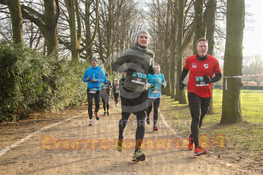 241231_1018_EV4_3748 | Sportfotografie im Rhein-Sieg Kreis, Köln, Bonn, NRW, Rheinland Pfalz, Hessen, etc. Unser Tätigkeitsfeld umfasst den Laufsport vom Volkslauf über den Marathon, Duathlon, Triathon bis zum Ultralauf wie Kölnpfad Ultra oder Schindertrail.