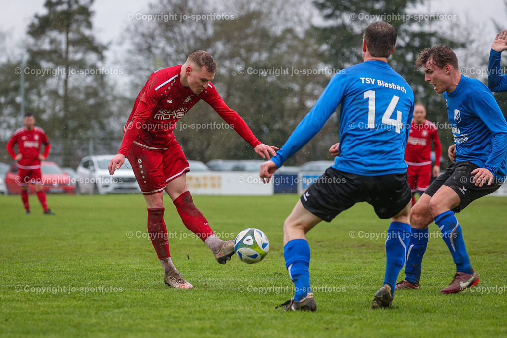 BQ3I5329 | 15.04.2023; kreisliga A Wetzlar; Rasenplatz Niederlemp; SpVgg Lemp - TSV Blasbach; Ergebnis: 0:1 (0:0)