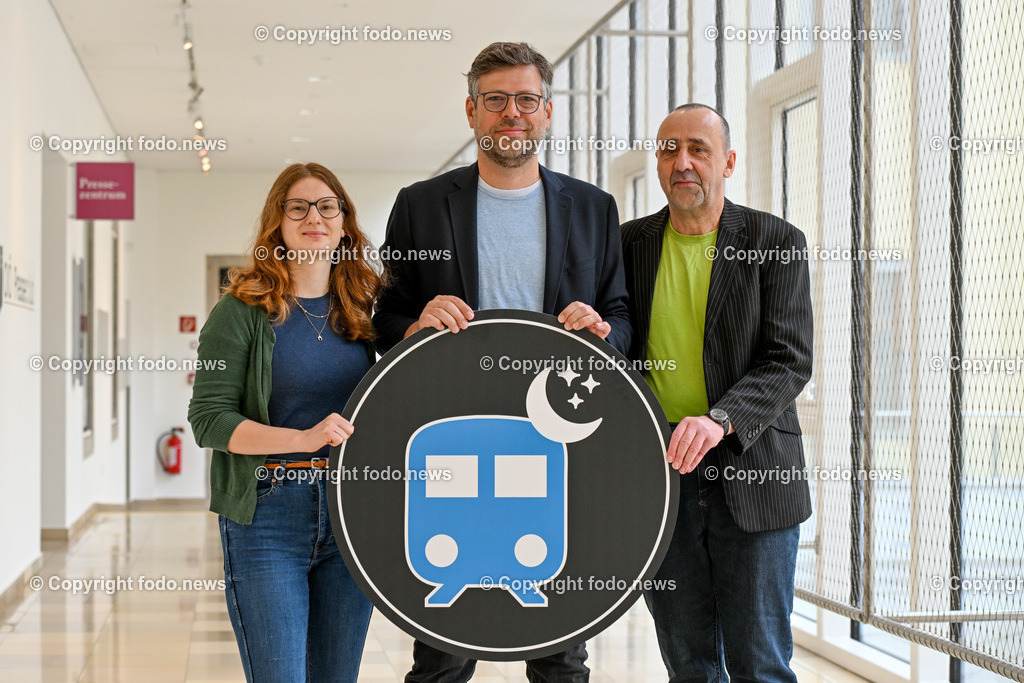 Mediengespraech KPOe Ooe_ Kampagne-Eine Nacht-S-Bahn für Ooe_ 16.05.2023-1 | 16.05.2023, Presseclub Linz, AUT, Mediengespraech KPOe OOe, Vorstellung der Kampagne-Eine Nacht-S-Bahn für OOe, im Bild Teresa Griesebner (politische Geschaeftsfuehrerin Junge Linke Oberoesterreich), GR Michael Schmida (KPOe, Stv. Landessprecher KPOe OOe), Erich Klinger (Unabhaengiger Verkehrsexperte)