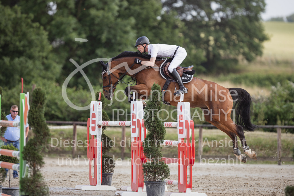 230624_PfSpTa_Youngster-S-348 | Deine schönsten Turniermomente als professionelle Fotos! Entdecke hochwertige Pferdesport-Fotografie im Online-Shop. Jetzt Fotos finden & bestellen!