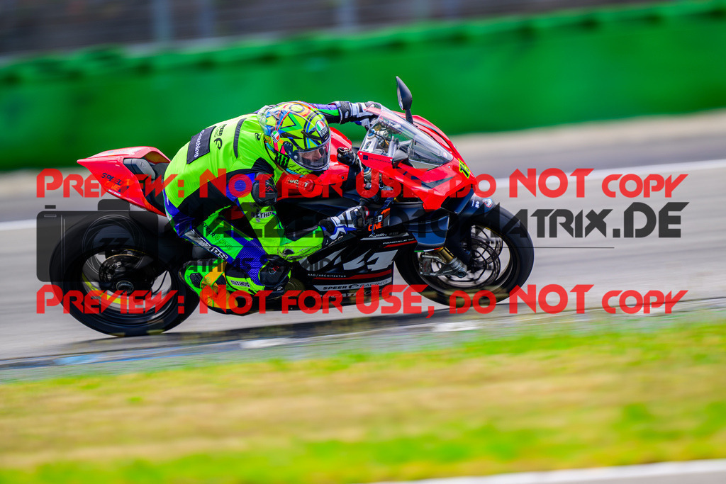 MaZZes_FotoMatrix_240615_6007705_9963 | ROT