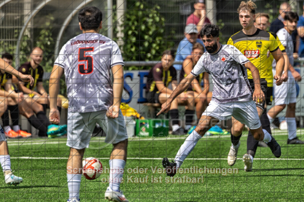 20250824_134153_0454-Bearbeitet | #,1.FC Heiningen II (gelb) vs. 1.Göppinger SV III (weiß), Fußball, Kreisliga B7 - Bezirk Neckar/Fils, 01. Spieltag, Saison 2025/2026, Kunstrasenplatz Sportzentrum Heiningen, Krautgarten 1, 73092 Heiningen, 24.08.2025 - 13:00 Uhr,Foto: PhotoPeet-Sportfotografie/Peter Harich