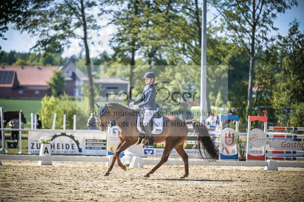 DOS_1784 | Entdecke hochwertige Reitturnierfotos von Foto Oger. Professionell, emotional und authentisch – jetzt Lieblingsmomente im Shop bestellen.Deutschlandweite Turnierfotografie. - Realisiert mit Pictrs.com