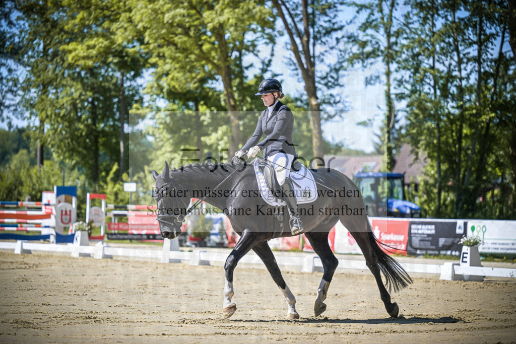 DOS_0369 | Entdecke hochwertige Reitturnierfotos von Foto Oger. Professionell, emotional und authentisch – jetzt Lieblingsmomente im Shop bestellen.Deutschlandweite Turnierfotografie. - Realisiert mit Pictrs.com