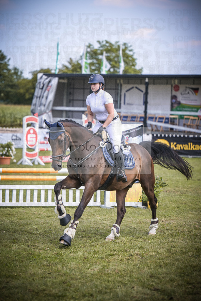 DOS_5550 | Entdecke hochwertige Reitturnierfotos von Foto Oger. Professionell, emotional und authentisch – jetzt Lieblingsmomente im Shop bestellen.Deutschlandweite Turnierfotografie. - Realisiert mit Pictrs.com