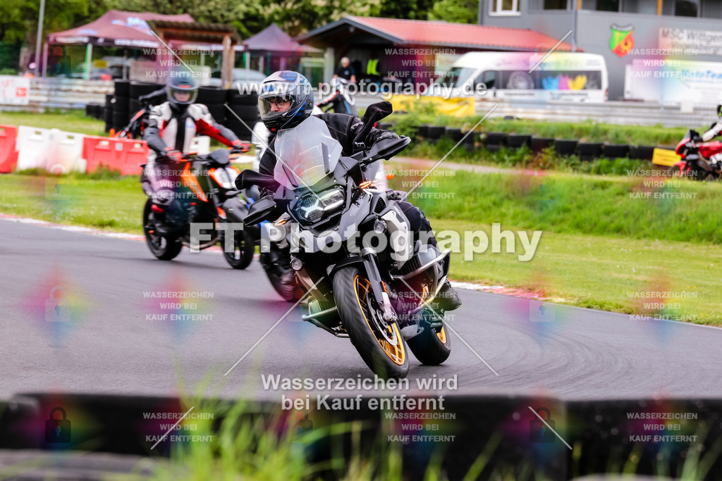 MotoTeamVBK-20355 | Hier findet Ihr Bilder von Touristenfahrten auf der Nürburgring Nordschleife oder von anderen Veranstaltungen die ich besucht habe. Viel Spass beim Durch Schauen 