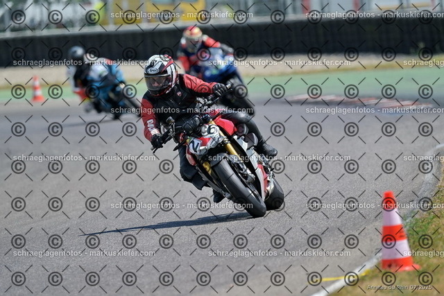 25bt04-1244 | markuskiefer.com - Realisiert mit Pictrs.com