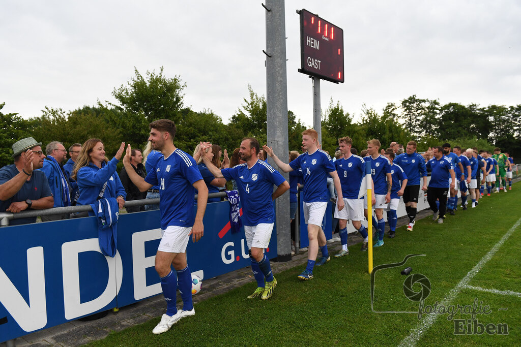 1. FC Nordenham-SV GOTANO | Kreispokal Finale Jade-Weser-Hunte 1. Mannschaften; 1.FC Nordenham (weiß)-SV GOTANO (blau) am 15.06.2025 in Rastede (Sportanlage Köttersweg), Photo: Philip Eiben 2025 - Realisiert mit Pictrs.com