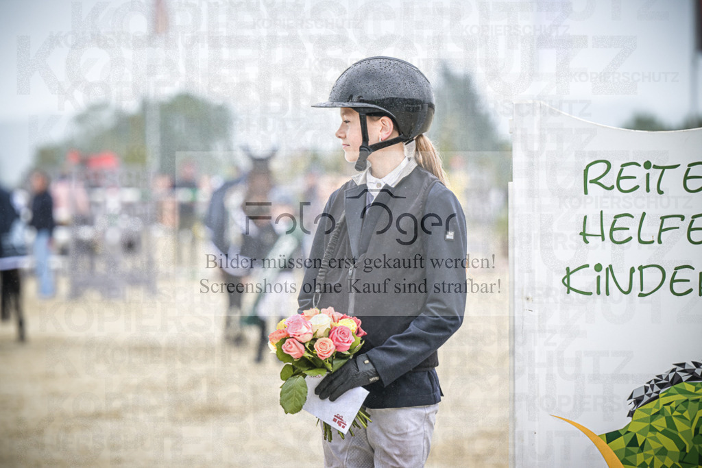 DOS_0070 | Entdecke hochwertige Reitturnierfotos von Foto Oger. Professionell, emotional und authentisch – jetzt Lieblingsmomente im Shop bestellen.Deutschlandweite Turnierfotografie. - Realisiert mit Pictrs.com