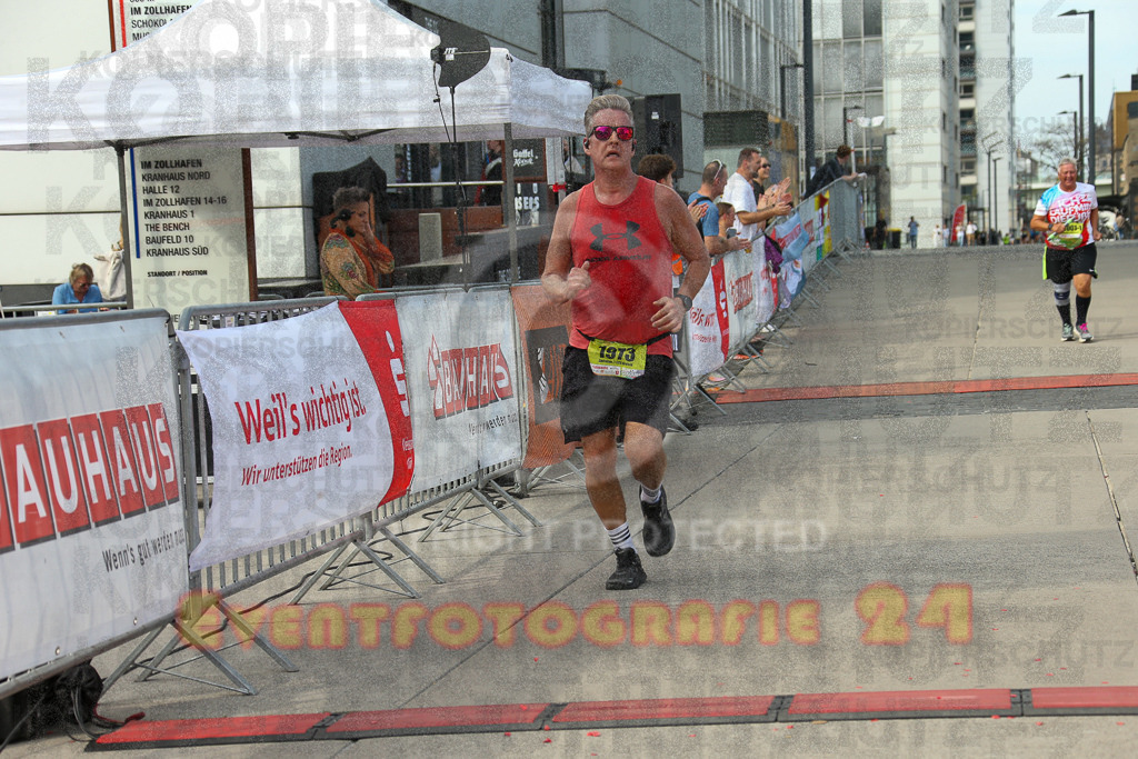 250920_1514_EX1_8628 | Sportfotografie im Rhein-Sieg Kreis, Köln, Bonn, NRW, Rheinland Pfalz, Hessen, etc. Unser Tätigkeitsfeld umfasst den Laufsport vom Volkslauf über den Marathon, Duathlon, Triathon bis zum Ultralauf wie Kölnpfad Ultra oder Schindertrail.