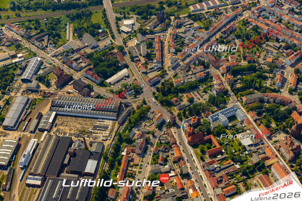 Luftbild der Stadt Stendal - Die Luftaufnahme wurde 2025 vom UL-Flugzeug heraus erstellt ( keine Drohne ) - Hochauflösende Luftaufnahme - für professionelle Ausdrucke geeignet. Die Geschenkidee !Hier alle&nbsp;Infos zur Lizenzierung der LuftaufnahmeWir fliegen auch dieses Jahr wieder in Ihre Region um Luftbilder zu erstellen.- Luftbild anfragen