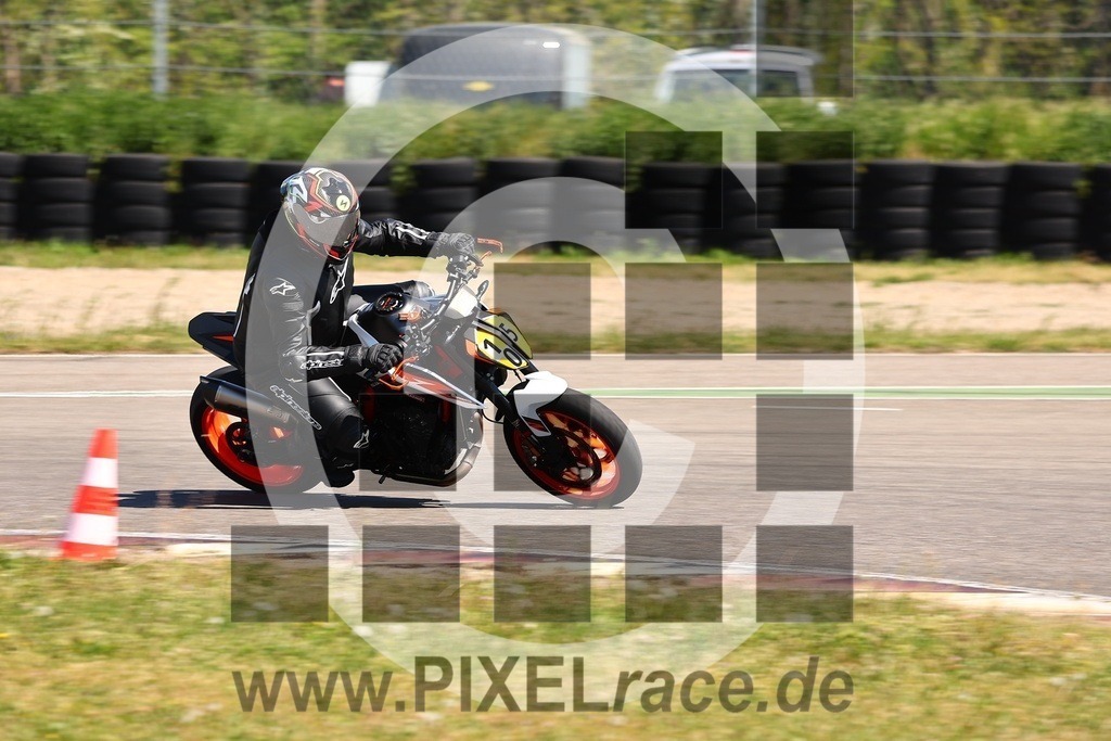 0105-20260426_02681 | Schöne Erinnerungen an spannende Momente - das festzuhalten ist unser Job. PIXELrace.de ist seit 2003 auf den Rennstrecken Europas unterwegs um die Action draußen beim Fahren und die wunderbare Stimmung imm Fahrerlager für euch einzufangen.