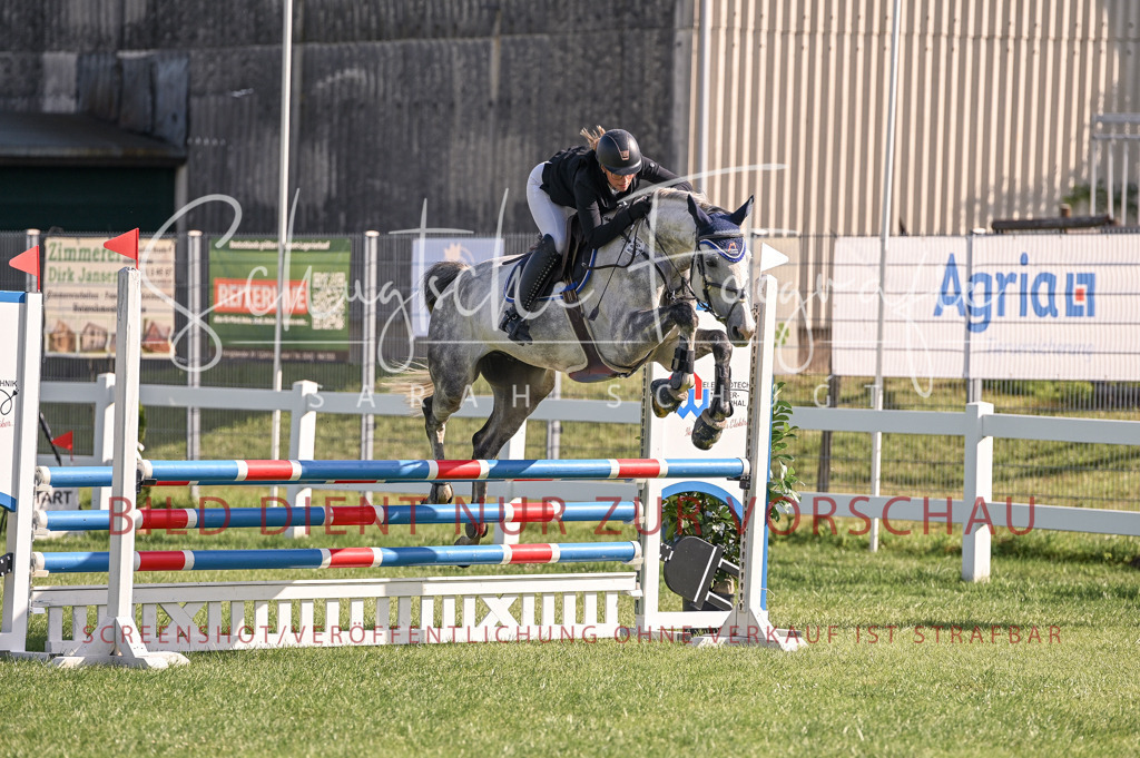 Schugtsche-Düren.2024-07.Amat.Springprf.A__-40 | Schugtsche Fotografie - Realisiert mit Pictrs.com