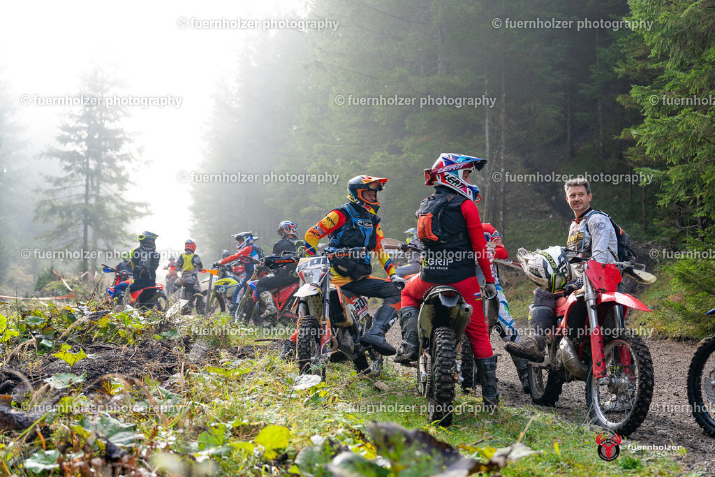 fuernholzer_241026-C1-10 | Fotografische Impressionen von der Red Stag Enduro Extreme by fuernholzer-photography.com. Endurosport in Österreich fotografisch festgehalten von fuernholzer. Auftragsfotografie für Private, Gewerbefotos und Industriefotografie. Eventfotografie, Sportfotografie und Motorsportfotografie. Anbieter von Fotoworkshops, Fototraining, fotografischen Vorträgen und Fotoseminaren.