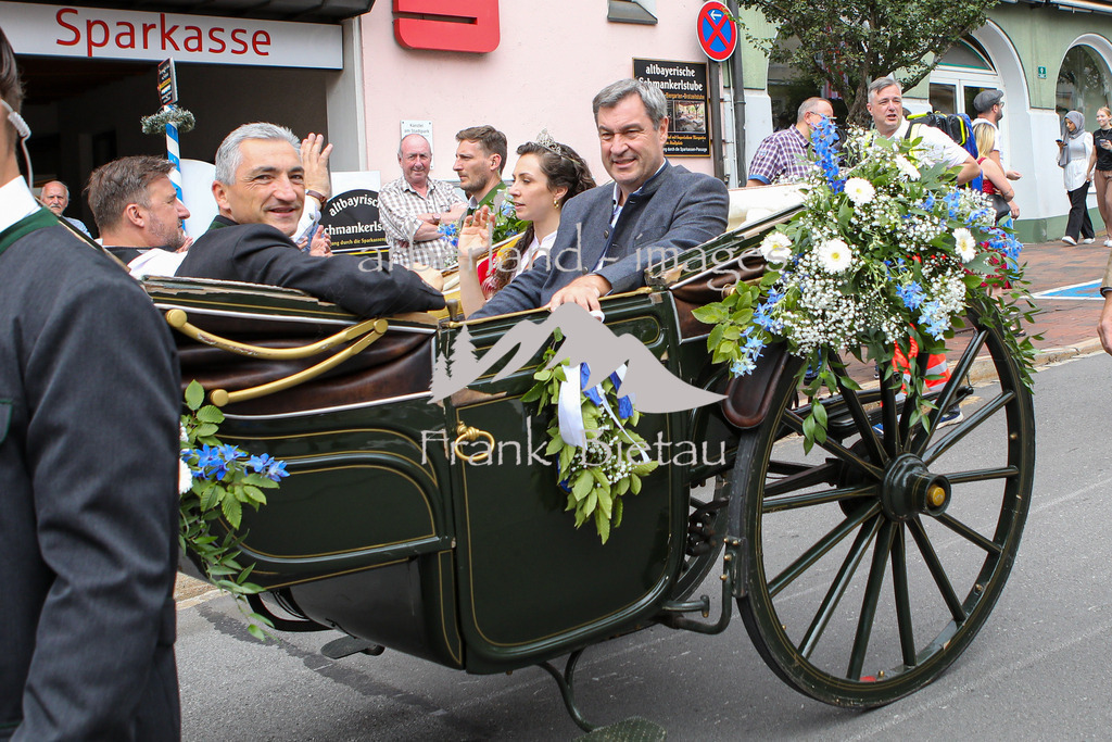 OE7A1522 | die Festeröffnung in Zwiesel mit prominentem Besuch, Ministerpräsident Markus Söder sowie Minister Hubert Aiwanger.
