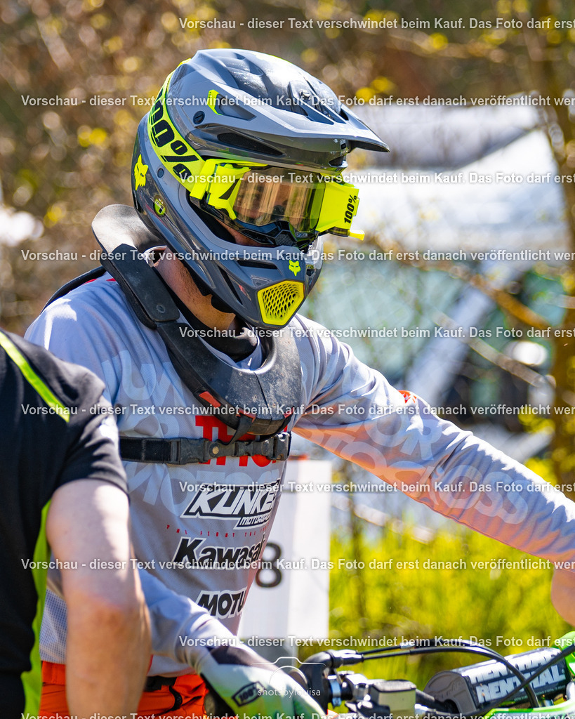 20260501_MCWriezen-3454 | Sportfotografin aus Berlin-Brandenburg mit Fokus auf Motocross. Ich halte deine sportliche Leistung und echte Emotionen auf und neben der Strecke professionell fest. Entdecke die Fotos von deinem Rennen und bestelle sie direkt hier im Shop.