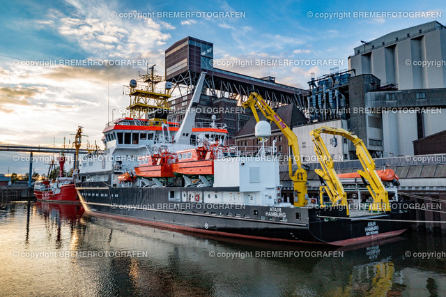 DJI_0985 | 30.09.2022 Drohnenaufnahmen Dt. Schifffahrtstag 2022 Bremen Wendebecken / Weser