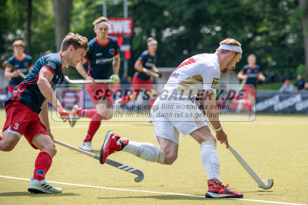 SFE_20230521_0039 | 1. Bundesliga Hockey Viertelfinale 3 Herren Rot-Weiss Köln - Berliner HC am 21.05.2023 in Köln (KTHC Stadion Rot-Weiss Köln Tennis and Hockey Club), Photo: Stephan Fehrmann 2023 (Sports-Gallery),Paul Dösch ( Bremer HC #3 ) ,Christopher Rühr ( Rot-Weiss Köln #17 )