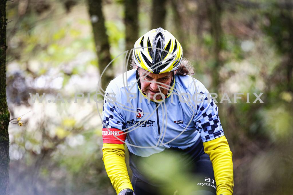 ..... | AUSTRIA, 24.11.24, 3.Radquerfeldein GP um das Sportzentrum Gunskirchen Image shows: Photo: Wapics / Andreas Willdoner