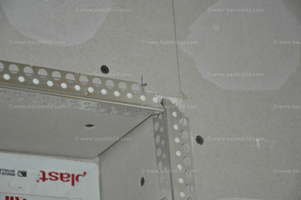 bib-lg18-putzarbeiten-0193 | Nach LV-Leistungsgruppen sortierte Detailfotos über den Bau eines Hauses. Alle Hausbau-Bilder direkt vom Urheber und Autor der Website Haus-Selber-Bauen.com