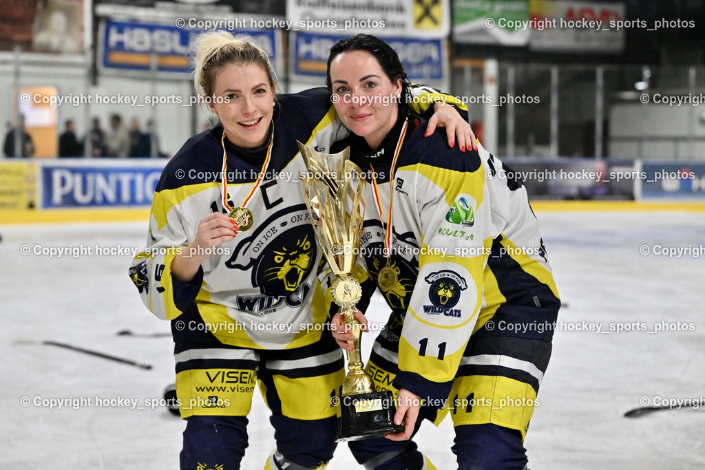 WILDCATS PATERNION & Lady Hawks Siegerehrung-Meisterfeier | #16 Anton Sandra WILDCATS PATERNION, #11 Tschernutter Lara WILDCATS PATERNION, WILDCATS PATERNION &amp; Lady Hawks Siegerehrung-Meisterfeier, WILDCATS PATERNION &amp; Lady Hawks Siegerehrung-Meisterfeier am 12.03.2025 in Steindorf (Ossiachersee Halle), Austria, (Photo by Bernd Stefan)