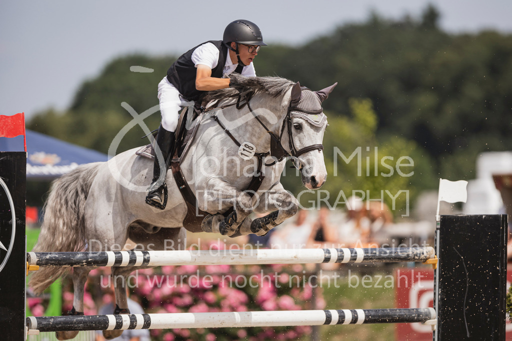 240629_LüPfSpTa_GP-217 | Deine schönsten Turniermomente als professionelle Fotos! Entdecke hochwertige Pferdesport-Fotografie im Online-Shop. Jetzt Fotos finden & bestellen!