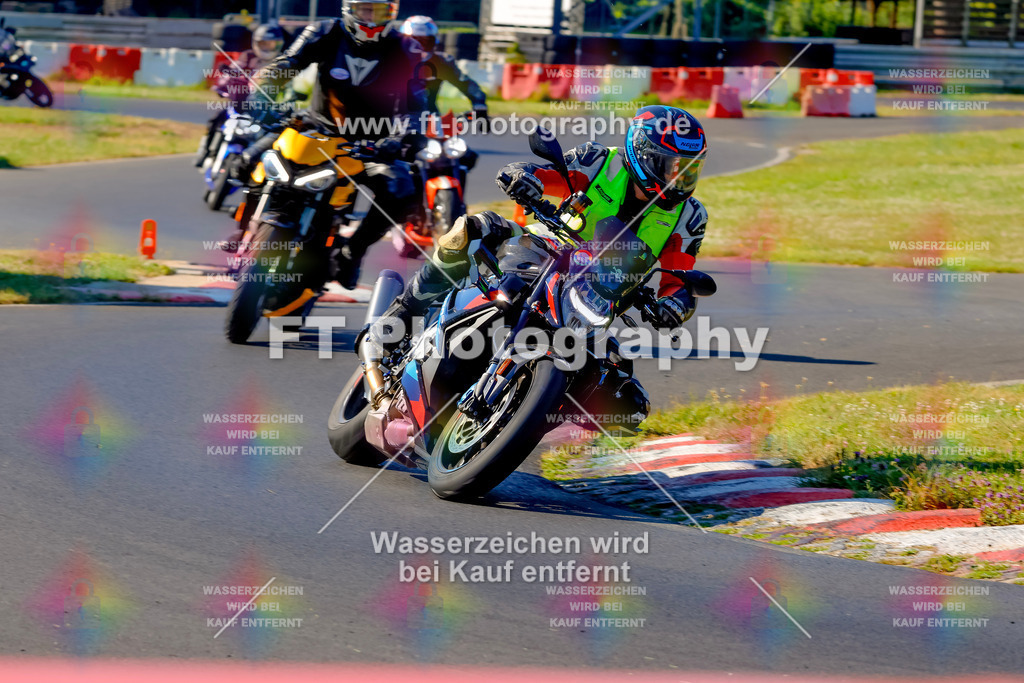 _MOT5235 | Hier findet Ihr Bilder von Touristenfahrten auf der Nürburgring Nordschleife oder von anderen Veranstaltungen die ich besucht habe. Viel Spass beim Durch Schauen 