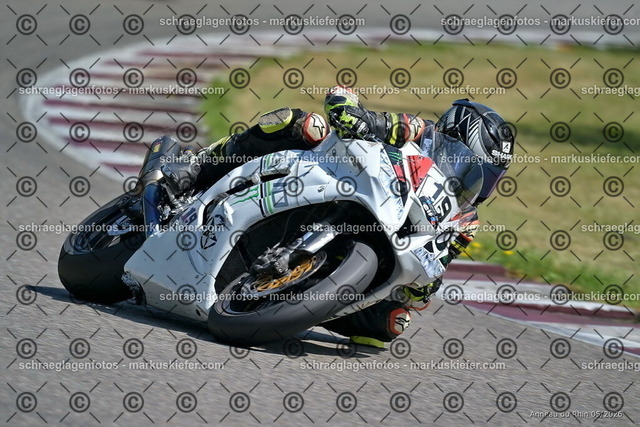 26BT02-1240 | markuskiefer.com - Realisiert mit Pictrs.com