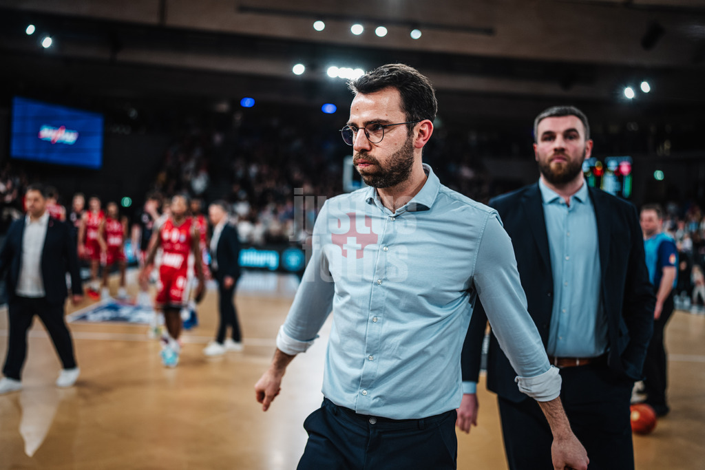 Basketball | Männer | Saison 2024/2025 | easyCredit Basketball Bundesliga | 18. Spieltag | Veolia Towers Hamburg vs. FIT/One Würzburg Baskets | 26.01.2025 | Headcoach Benka Barloschky (Hamburg Towers)